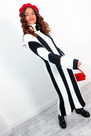 Your Roll Model - Black White Knitted Midi Dress